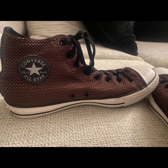 Chuck Taylor Converse - Picture 5 of 8